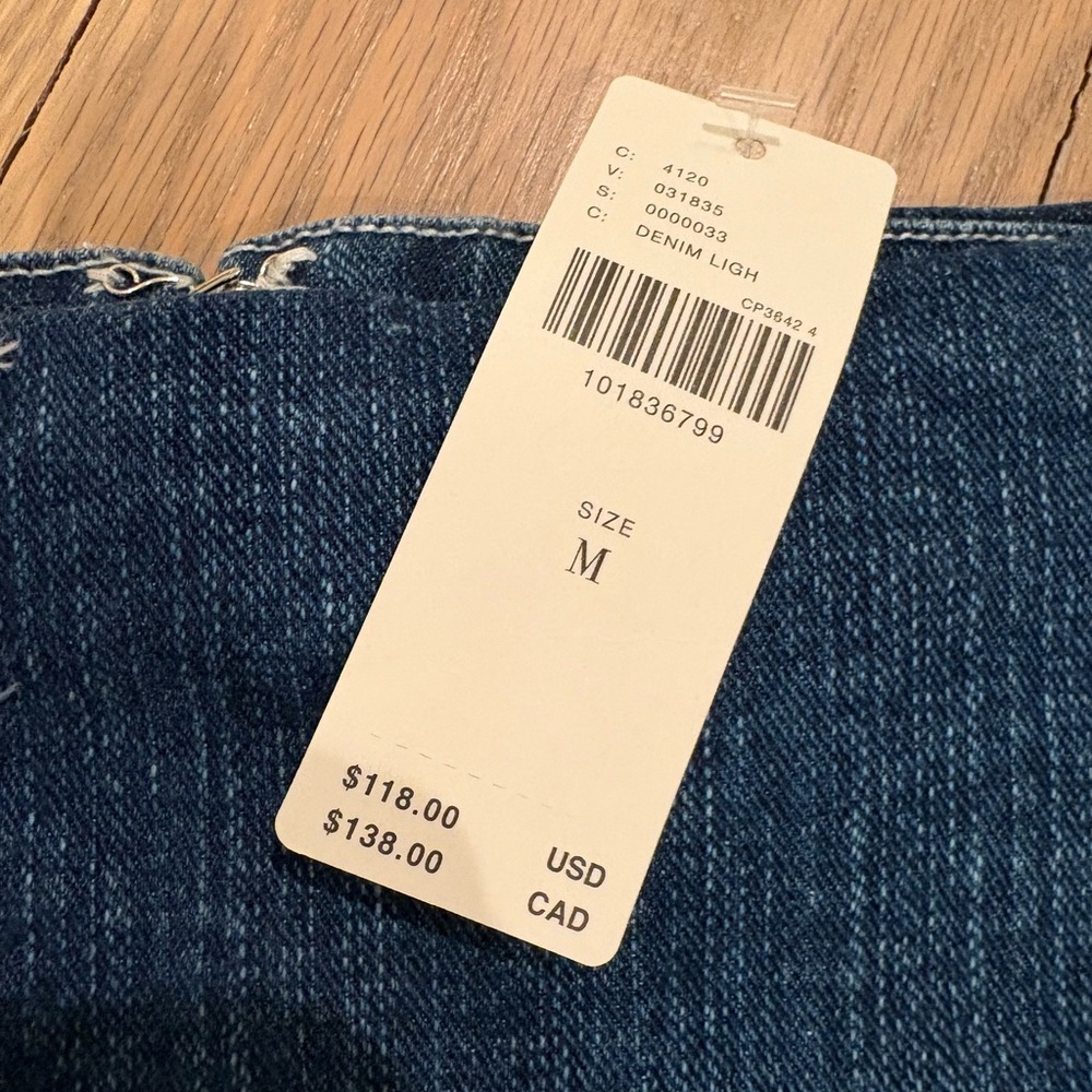 ❌SOLD OUT ❌Maeve Denim Mini Skirt with White Floral Appliqué size medium - Picture 8 of 9